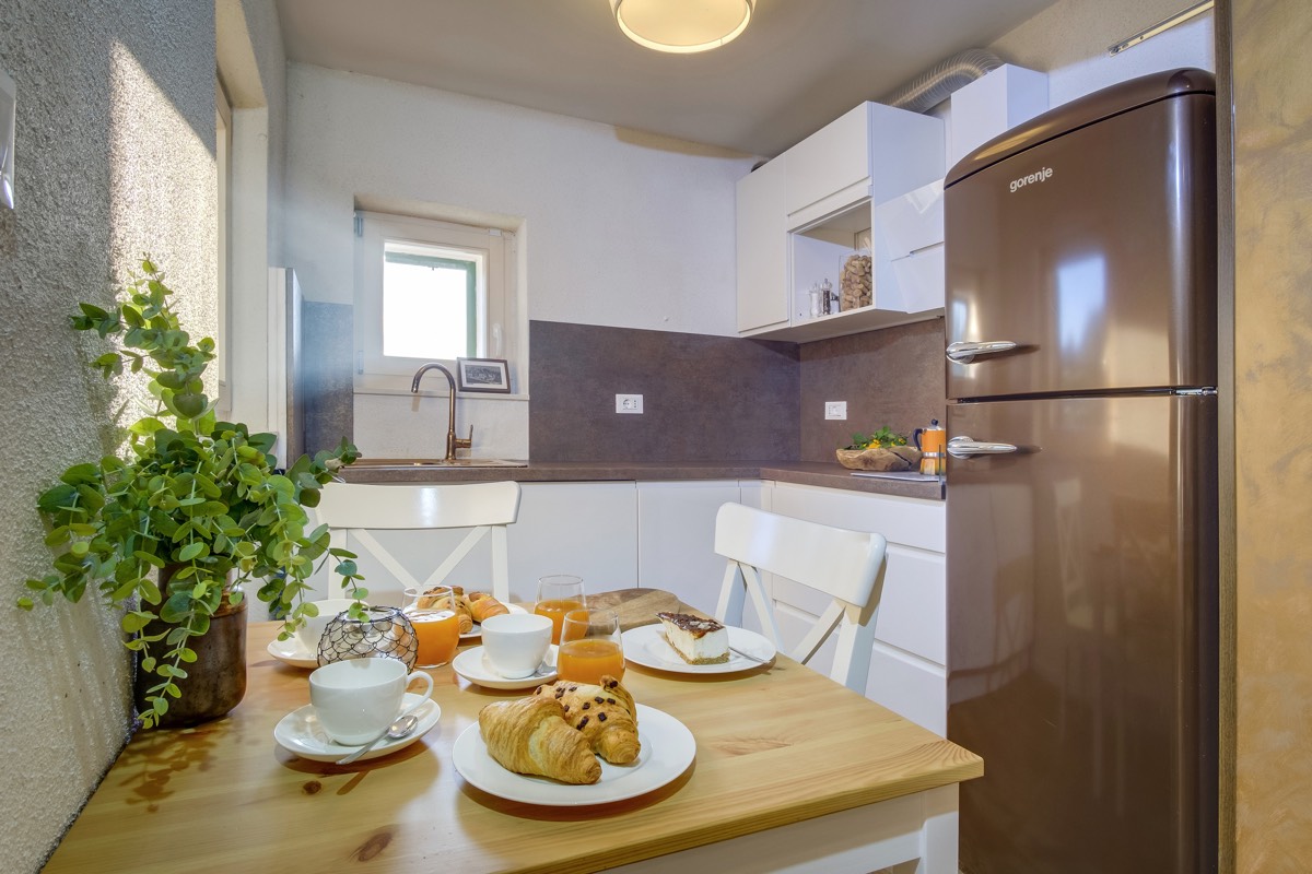 casa-rustica-apartment-bronze-mali-losinj-croatia 01