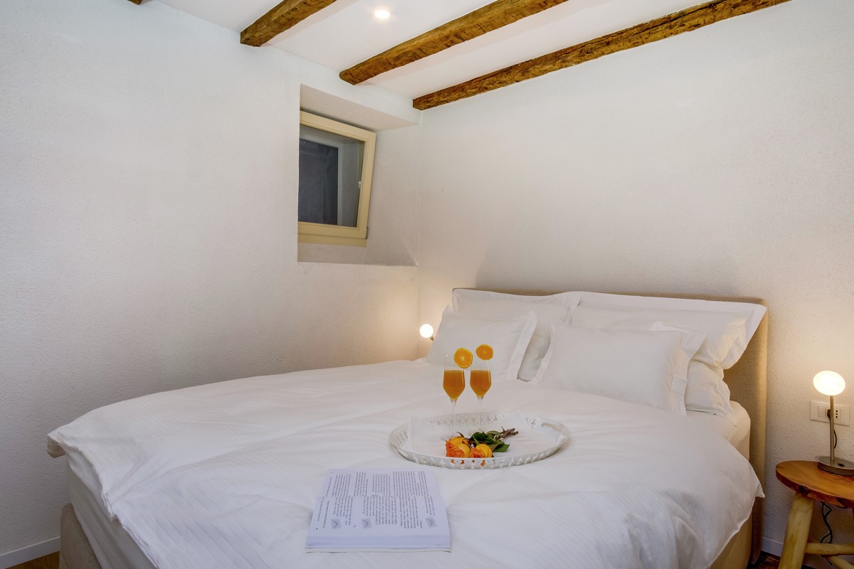 casa-rustica-apartment-bronze-mali-losinj-croatia 04